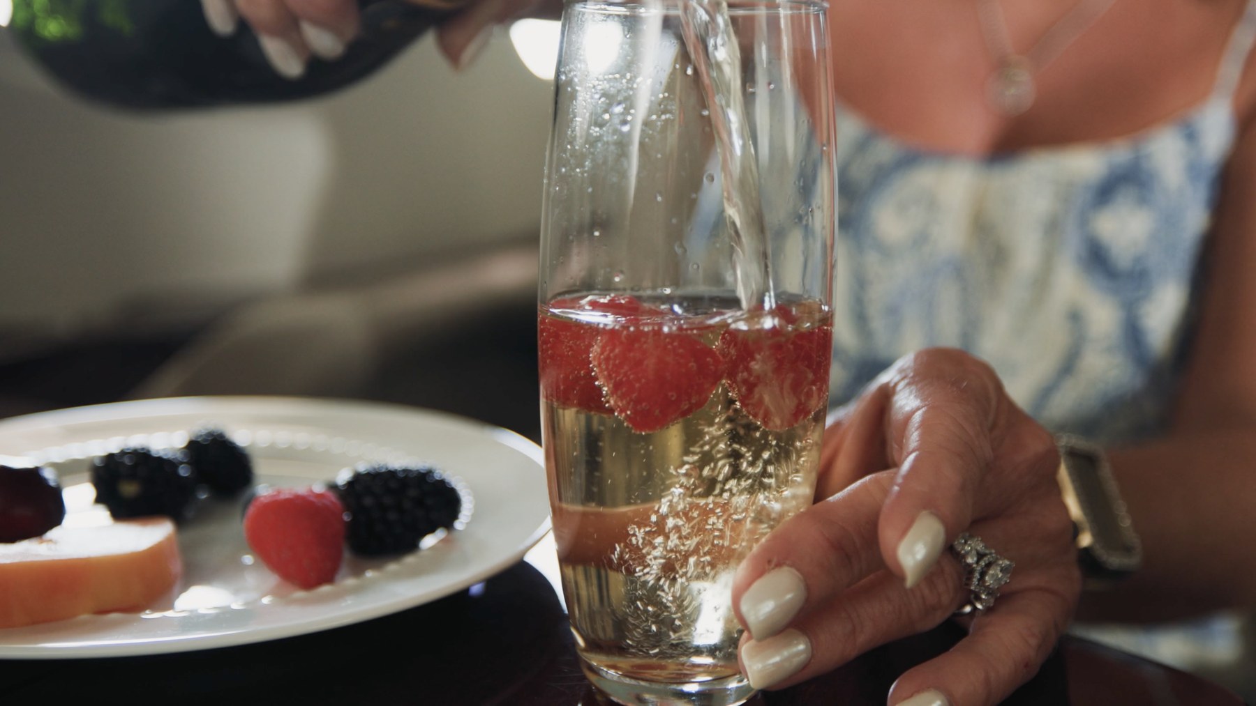 FLIG Onboard Champagne Service Blog 1800x1013 RD1